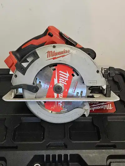 Milwaukee M18 Brushless 7-1/4" Circular saw, View more