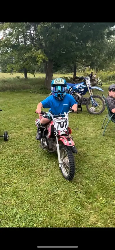 Rebuilt motor last year. New graphic kit. Maintenance up to date. Runs first kick. Great beginner bi...