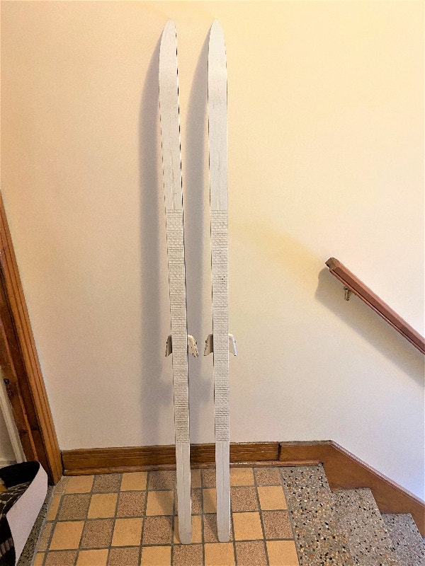 Jarvinen Cross Country Skis 195 cm Scales + 3 Pin Binding 75mm. Loisirs et artisanat Ville