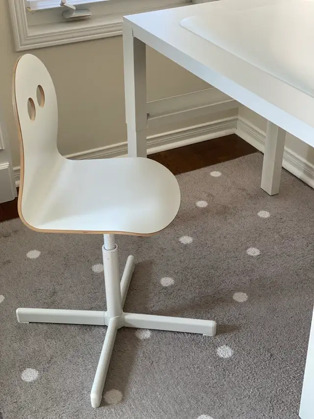 IKEA PÅHL DESK SET — kids' desk, swivel chair, and desk pad in Desks in Oshawa / Durham Region - Image 3