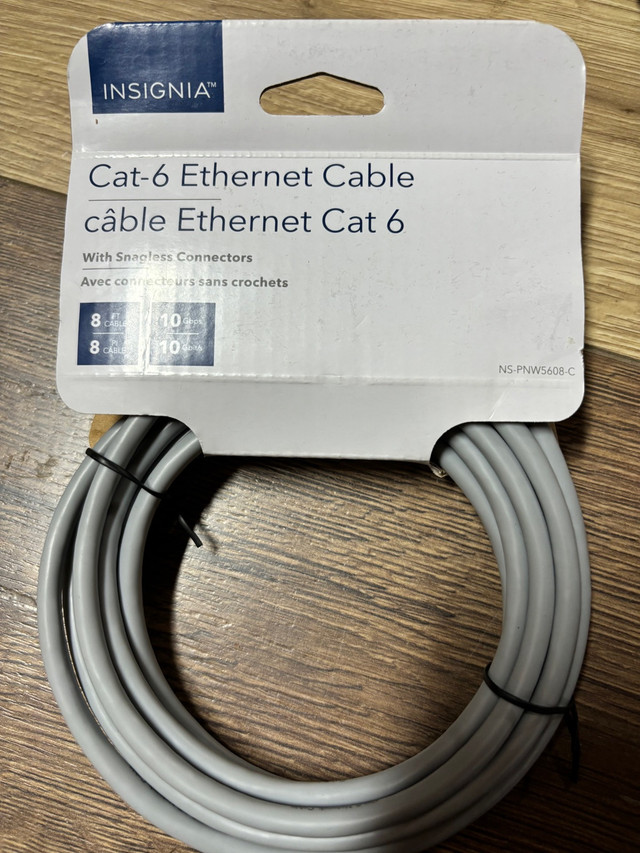 Insignia 2.4m (8 ft.) Cat6 Ethernet Cable - Grey in Cables & Connectors in Cambridge - Image 2