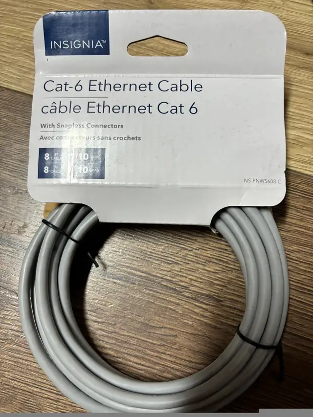 Insignia 2.4m (8 ft.) Cat6 Ethernet Cable - Grey in Cables & Connectors in Cambridge - Image 3
