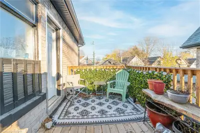 2 bedroom 1 bathroom unit for rent