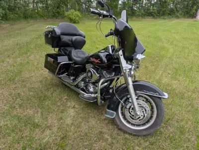 I'm selling the bike, here's the pitch: Full touring set up including: Front fairing Rear luggage pa...