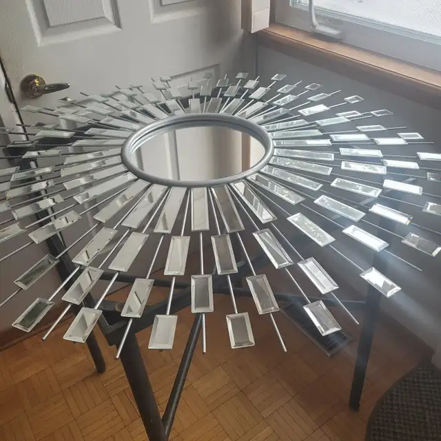 Sunburst/Starburst decor. Large. Metal in Home Décor & Accents in Ottawa - Image 4