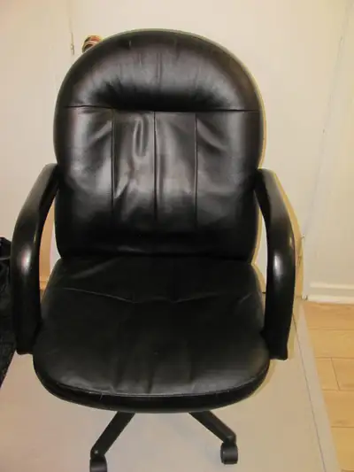 Office chair - Chaise de bureau, View more