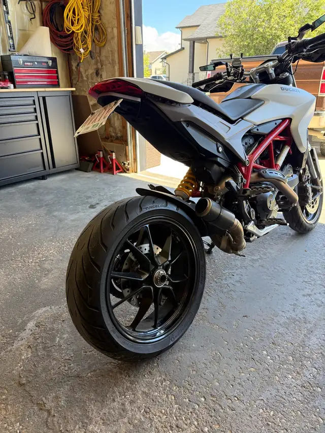2017 Ducati Hypermotard in Sport Bikes in Red Deer - Image 5