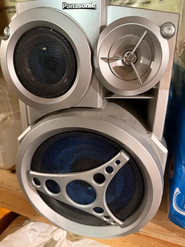 Panasonic SC-AK410 6 ohms 150 watt speaker  in Speakers in Mississauga / Peel Region - Image 2