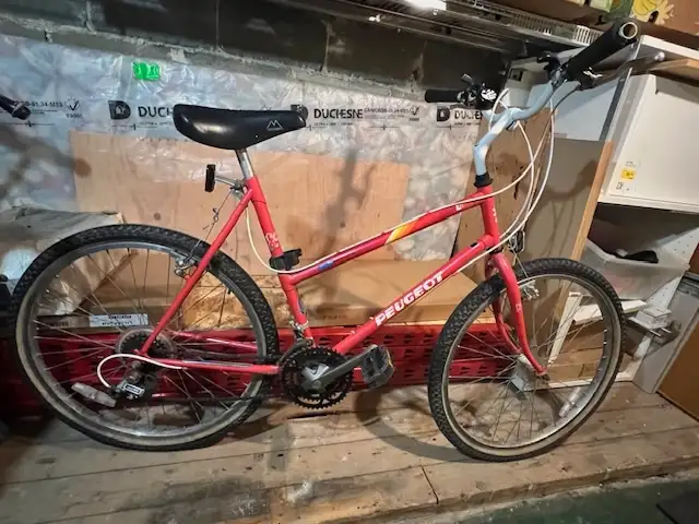 Bicyclette de ville pour femme. Marque Peugeot. in Cruiser, Commuter & Hybrid in City of Montréal - Image 2
