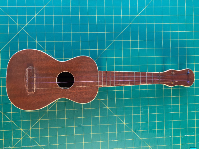 Beautiful antique ukulele as is. in String in Kitchener / Waterloo