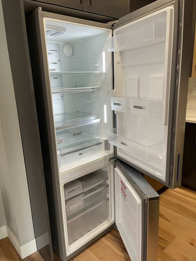 Condo size fridge- Whirlpool 24” refrigerator  in Refrigerators in Calgary - Image 4