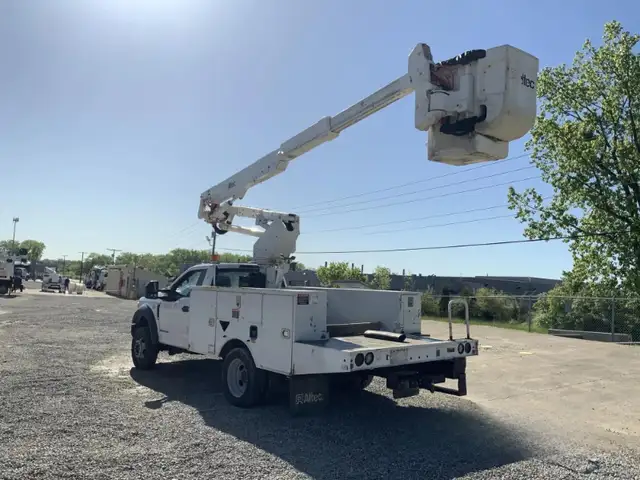 2017 Ford F550 Altec AT37G Bucket Truck. Ready to work in Other in Timmins - Image 3