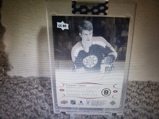 2018-19 UD Clear Cut exclusives Bobby Orr Auto/35 in Arts & Collectibles in Victoria - Image 2