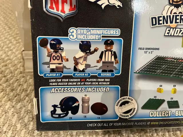 Denver Broncos LEGO - 2 sets  in Toys & Games in Winnipeg - Image 5