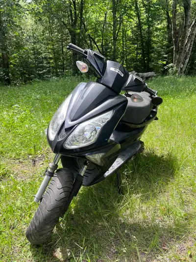 10 000 kilo Roule super bien Aucune réparation Négociable