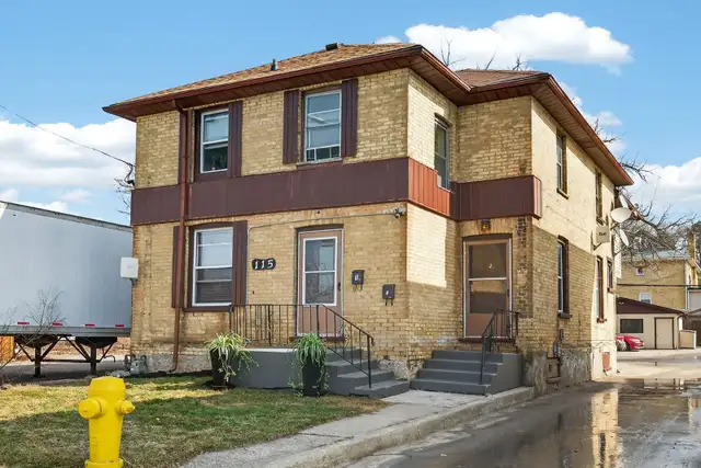 Income Property for Sale –Legal 4-Plex |Parking | Mixed-Use Zone