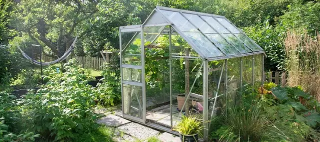 Walk-In Greenhouse 6x6x7