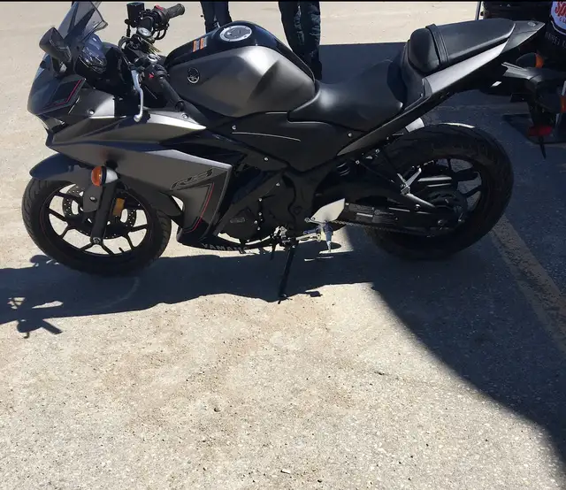 2016 Yamaha R3, less than 100km in Sport Bikes in Winnipeg - Image 3