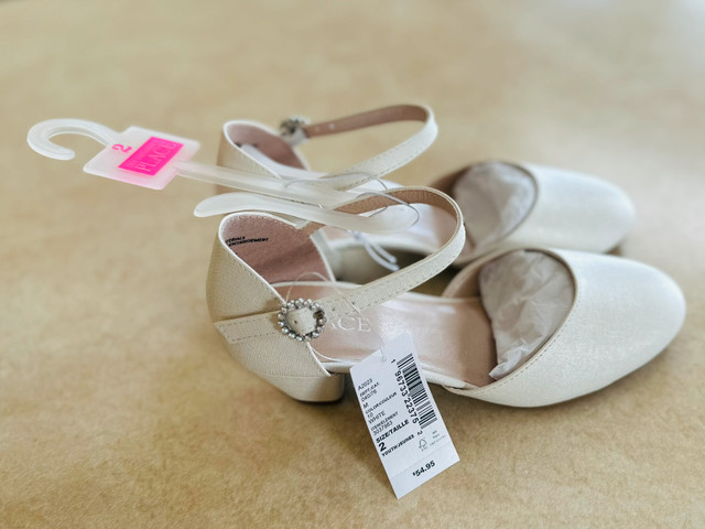 REDUCED! NWT Children’s Place Youth Size 2 Shimmer Low Heel Sh in Kids & Youth in Kawartha Lakes