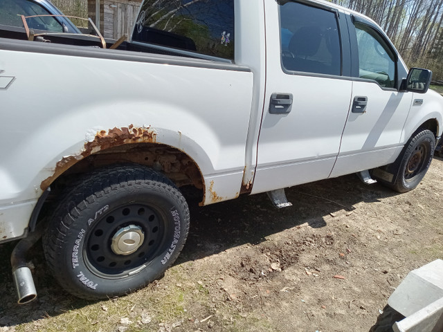 2006 Ford F150 5.4L 4x4 with hydraulic plow in Cars & Trucks in North Bay - Image 3