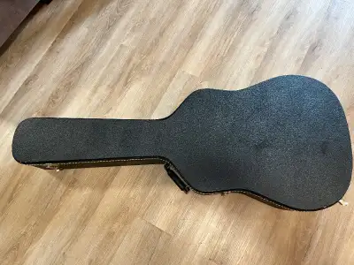 Selling a Hard shell dreadnought acoustic guitar case for $50