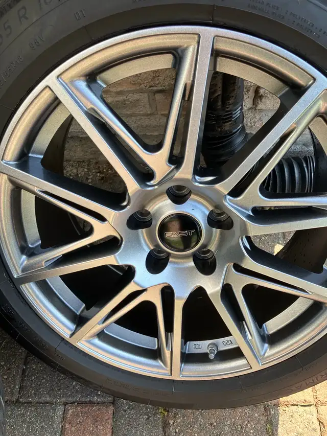 255/55R18 Michelin tires all season on wheels in Tires & Rims in Mississauga / Peel Region - Image 3