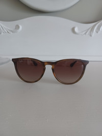Ray Ban, Erika Classic Sunglasses