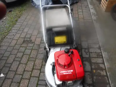 Honda HR 195 Self propelled lawnmower, View more