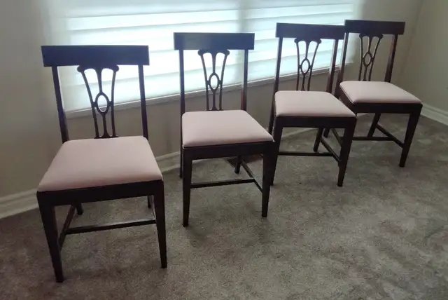 4 Dining Room Chairs in Chairs & Recliners in Markham / York Region - Image 7