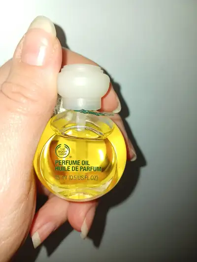 Body shop original Vintage Vanilla Perfume Oil, View more