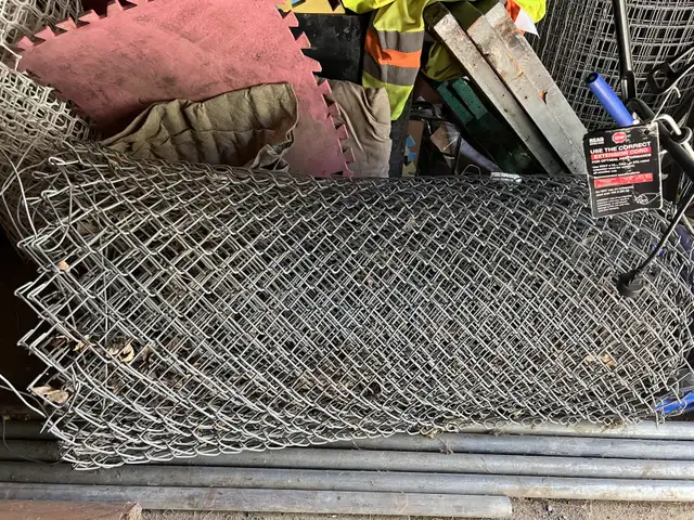 Clôtures en acier galvanisé in Decks & Fences in Granby - Image 6