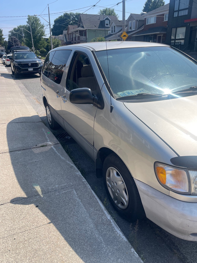 2001 Toyota sienna CE in Cars & Trucks in Mississauga / Peel Region - Image 3