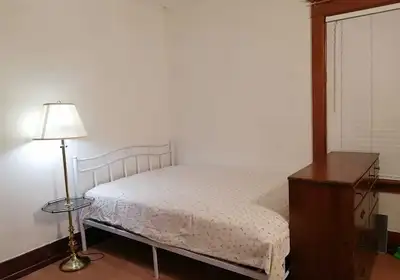 Good location is on Jepsen st Niagara falls,15 mins walk to Niagara falls University or Downtown are...