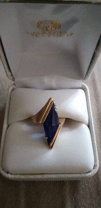 Sapphire and gold ring (size7/14k)