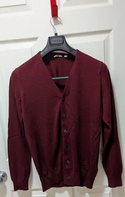 Uniqlo Women's V-Neck Cardigan Size L Wool Burgundy, View more
