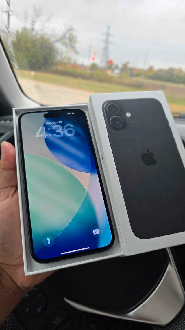 iPhone 16 128gb Unlocked LIKE NEW in Cell Phones in Windsor Region - Image 2