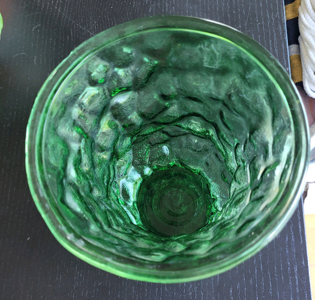Vase en verre vert plante en cèdre, chandelle ou pot dans Décoration intérieure et accessoires  à Longueuil/Rive Sud - Image 2