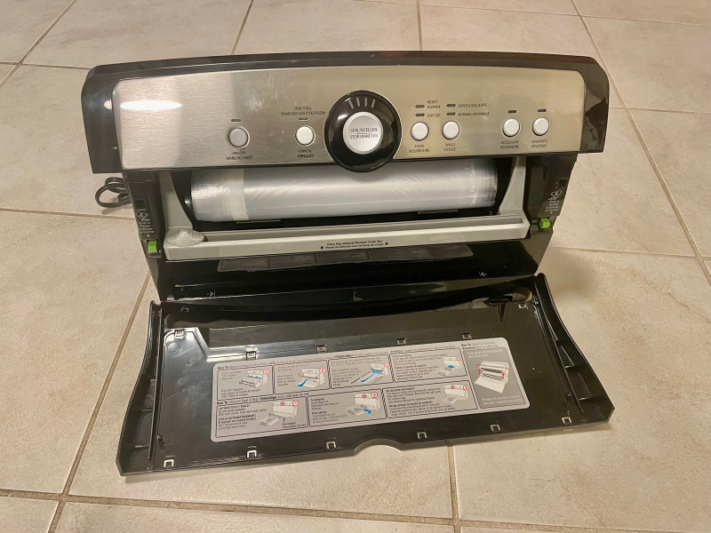 FoodSaver V3820 Vacuum Food Sealer Packaging System Freezer