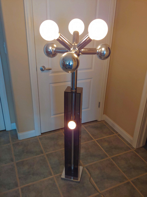 Mid Century Modern Chrome Sonneman-Inspired Sputnik Floor Lamp in Indoor Lighting & Fans in Edmonton - Image 3