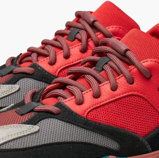 Adidas Yeezy Boost 700 Hi-Res Red sz12 brand new in Men's Shoes in Markham / York Region - Image 7