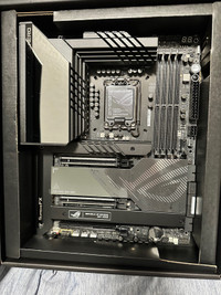 Asus ROG MAXIMUS Z790 HERO DDR5 Motherboard