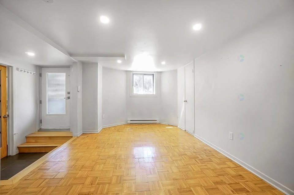 Studio Basement Apt - Marcil & De Maisonneuve, NDG — photo 1