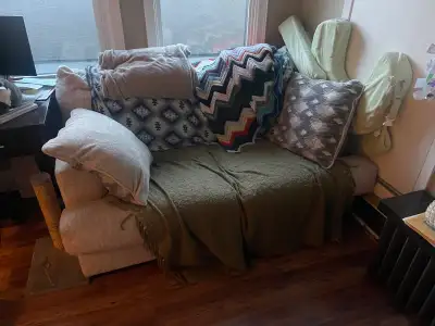 couch NEED GONE BY MAY 15 , View more