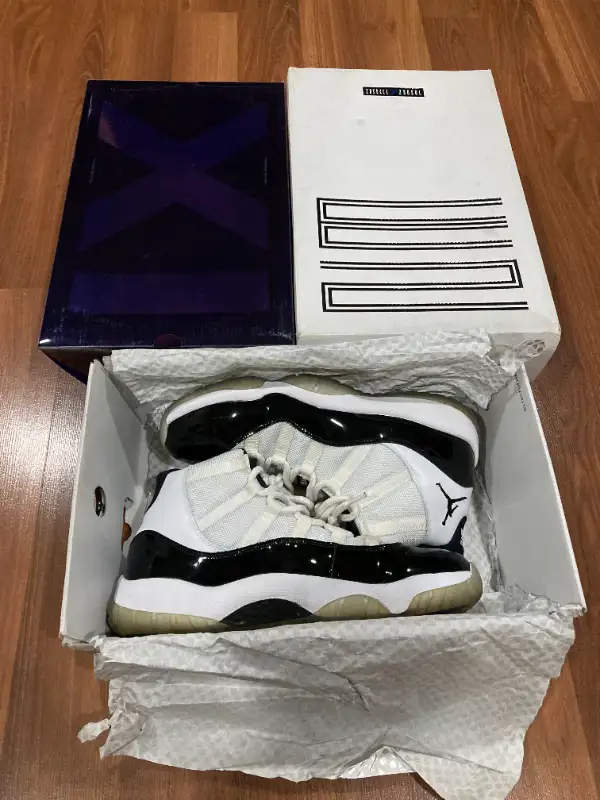 jordan concord 11 2012 release mens sz 10.5 in Men's Shoes in Oakville / Halton Region - Image 2