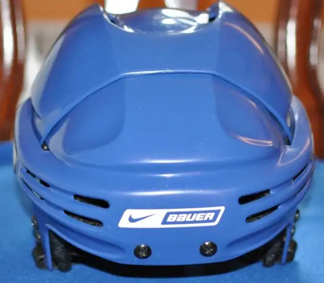Self-adjustable Bauer Hockey Helmet with Shield in Hockey in Mississauga / Peel Region - Image 4