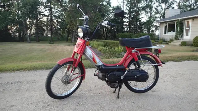 1980 Honda PA50cc moped in Scooters & Pocket Bikes in Saskatoon - Image 2