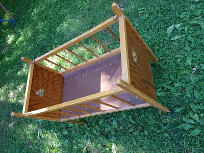 Vintage crib One side hinges down. Not for infant use.