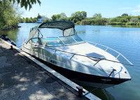 CROWNLINE 225 CCR- With trailer-Low hours