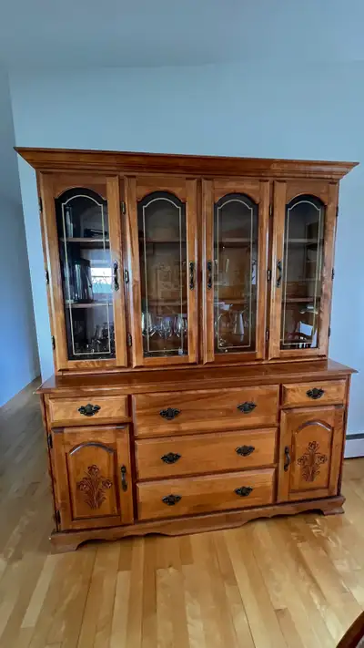 buffet/vaisselier en merisier massif, View more