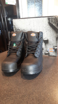 Brand New,  Never Worn CSA Men's Size 8 Steel Toe Work Boots